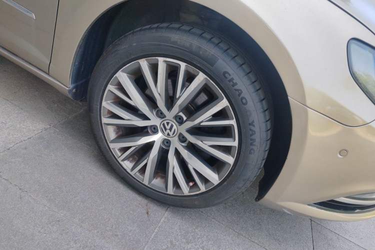 Used Volkswagen FAW-Volkswagen CC 2016 2.0 TSI Luxury Model Right Front Wheel Hub