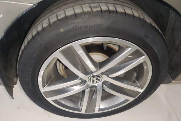 Used Volkswagen FAW-Volkswagen CC 2016 1.8TSI Prestige Model Right Rear Wheel Hub