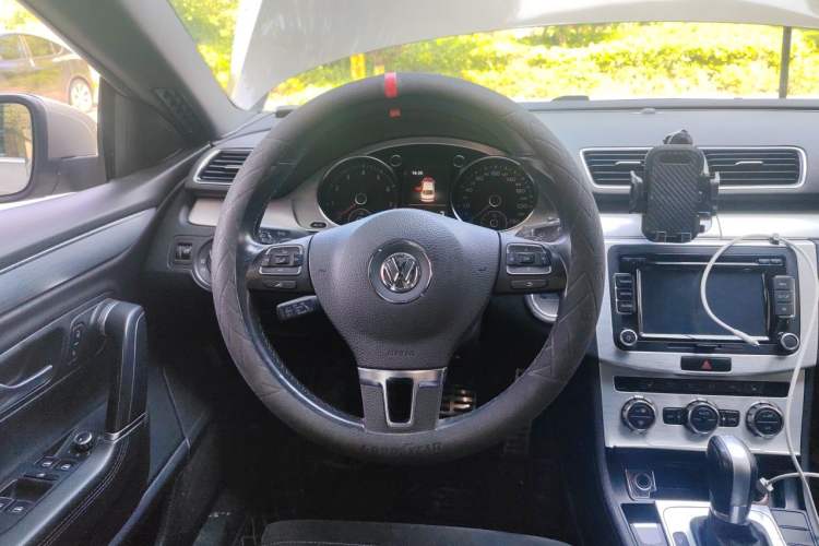 Used Volkswagen FAW-Volkswagen CC 2016 2.0 TSI Luxury Model Steering Wheel