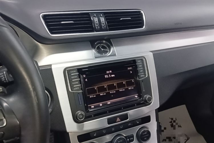 Used Volkswagen FAW-Volkswagen CC 2018 1.8TSI Luxury Model Audio And AC Panel