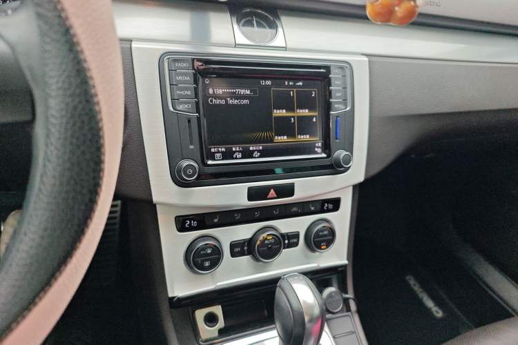 Used Volkswagen FAW-Volkswagen CC 2018 1.8TSI Luxury Model Audio And AC Panel