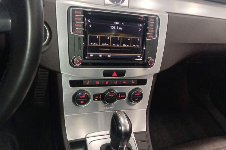 Used Volkswagen FAW-Volkswagen CC 2018 1.8TSI Luxury Model Audio And AC Panel