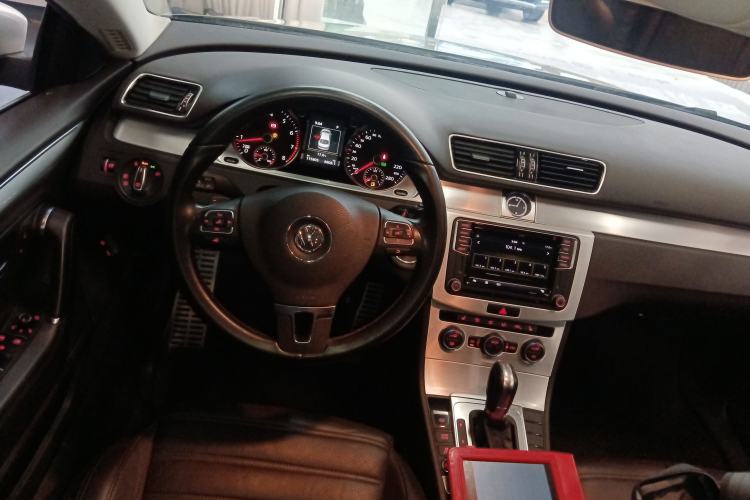 Used Volkswagen FAW-Volkswagen CC 2018 1.8TSI Luxury Model Center Console
