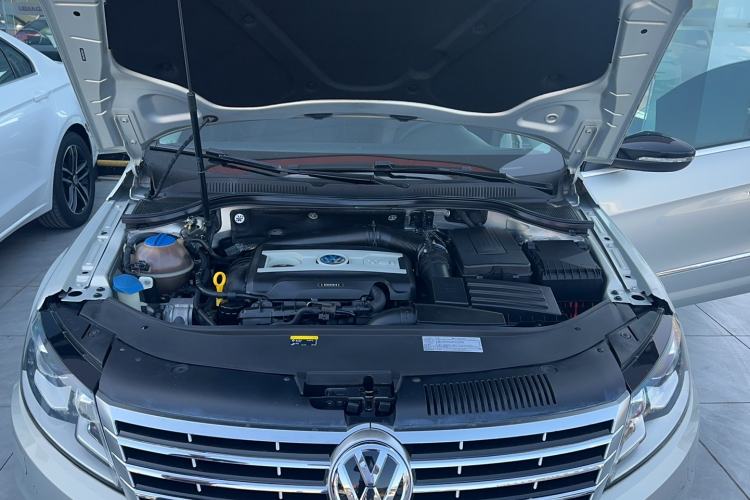 Used Volkswagen FAW-Volkswagen CC 2018 1.8TSI Luxury Model Engine Bay