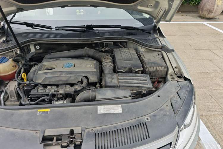 Used Volkswagen FAW-Volkswagen CC 2018 1.8TSI Luxury Model Engine Bay Left
