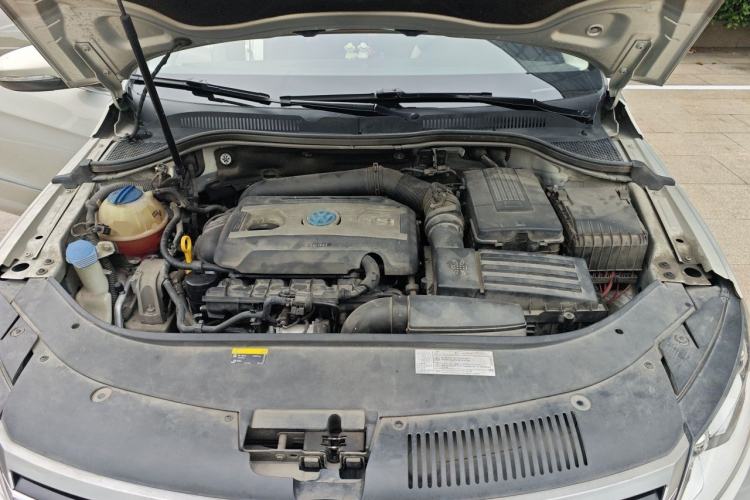 Used Volkswagen FAW-Volkswagen CC 2018 1.8TSI Luxury Model Engine Bay