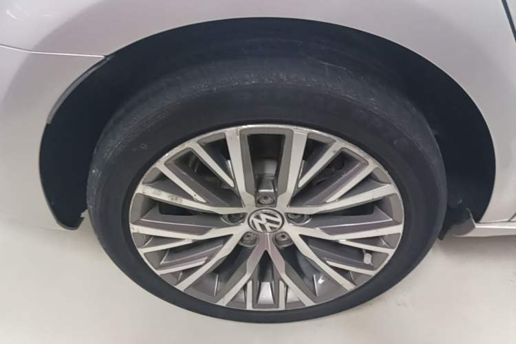 Used Volkswagen FAW-Volkswagen CC 2018 1.8TSI Luxury Model Exterior 5