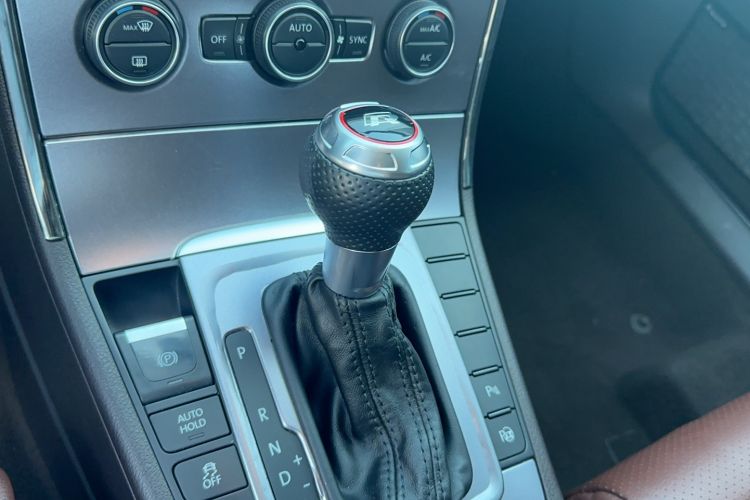 Used Volkswagen FAW-Volkswagen CC 2018 1.8TSI Luxury Model Gear Lever