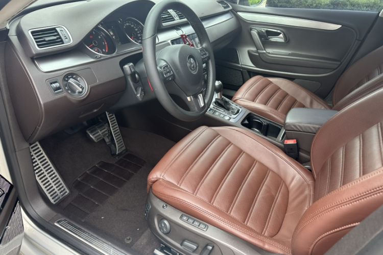 Used Volkswagen FAW-Volkswagen CC 2018 1.8TSI Luxury Model Interior 3