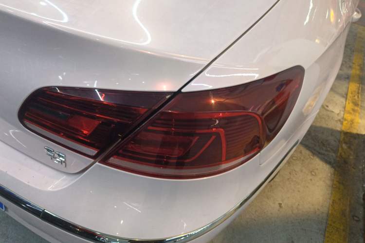 Used Volkswagen FAW-Volkswagen CC 2018 1.8TSI Luxury Model Right Rear Taillight