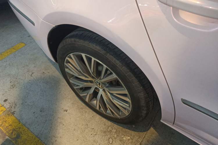 Used Volkswagen FAW-Volkswagen CC 2018 1.8TSI Luxury Model Right Rear Wheel Hub