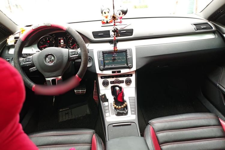 Used Volkswagen FAW-Volkswagen CC 2018 1.8TSI Luxury Model Center Console