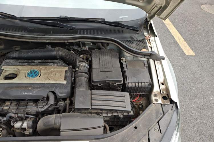 Used Volkswagen FAW-Volkswagen CC 2018 1.8TSI Luxury Model Engine Bay Left