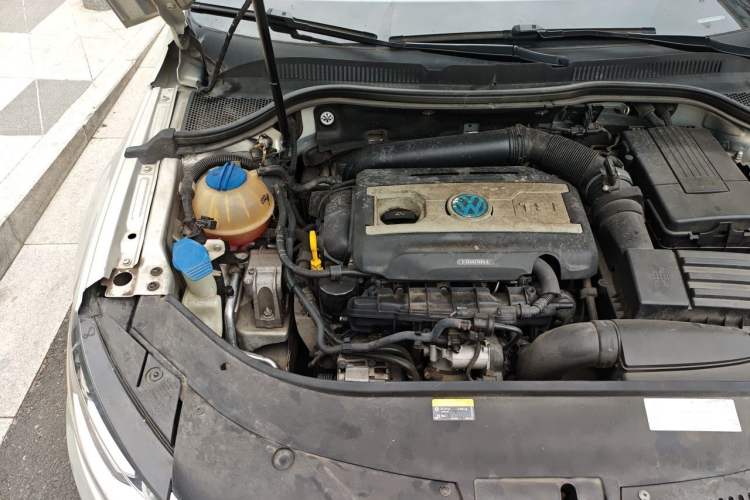 Used Volkswagen FAW-Volkswagen CC 2018 1.8TSI Luxury Model Engine Bay Right