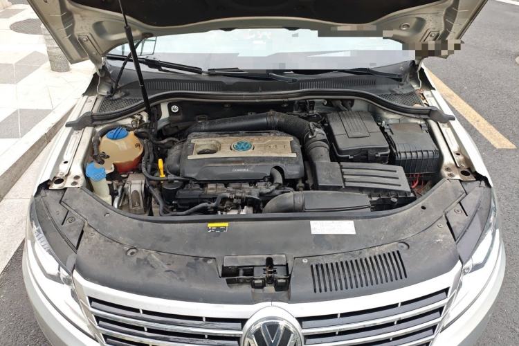 Used Volkswagen FAW-Volkswagen CC 2018 1.8TSI Luxury Model Engine Bay