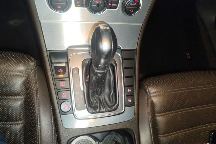 Used Volkswagen FAW-Volkswagen CC 2018 1.8TSI Luxury Model Gear Lever