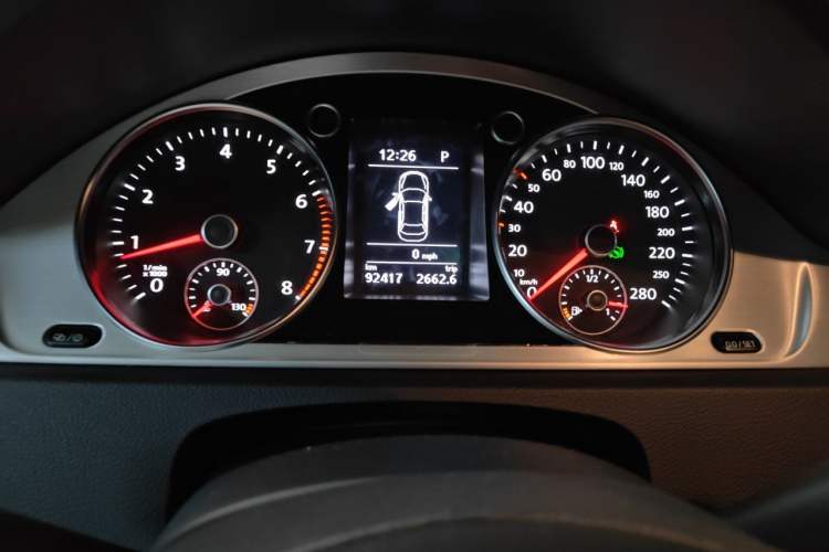 Used Volkswagen FAW-Volkswagen CC 2018 1.8TSI Prestige Model Odometer Close Up