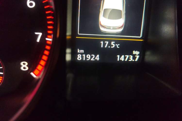 Used Volkswagen FAW-Volkswagen CC 2018 1.8TSI Luxury Model Odometer Close Up