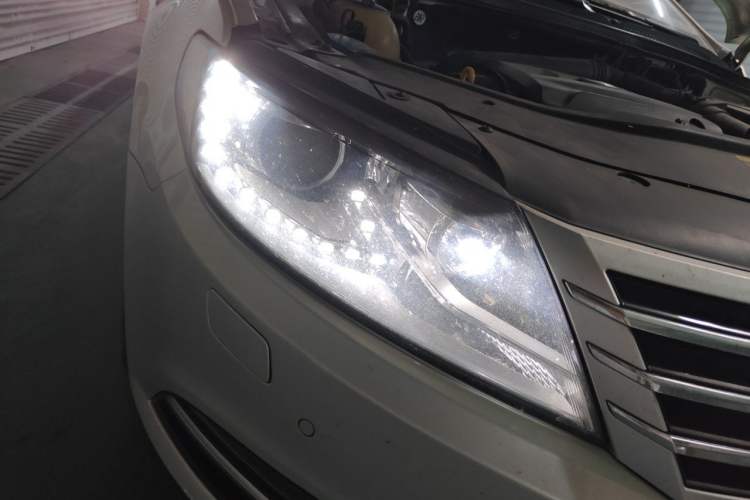 Used Volkswagen FAW-Volkswagen CC 2018 1.8TSI Prestige Model Right Front Headlight