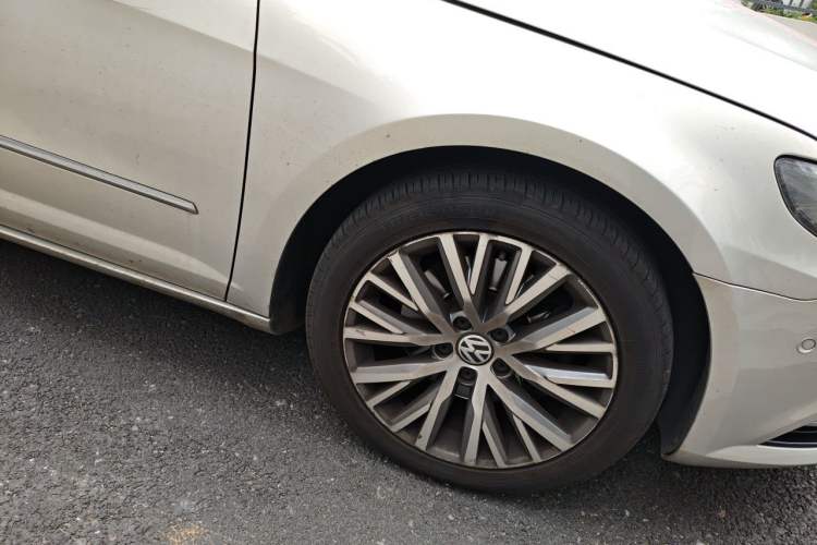 Used Volkswagen FAW-Volkswagen CC 2018 1.8TSI Luxury Model Right Front Wheel Hub