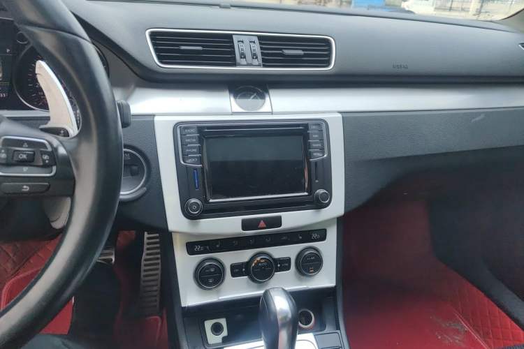 Used Volkswagen FAW-Volkswagen CC 2018 1.8TSI Luxury Model Audio And AC Panel