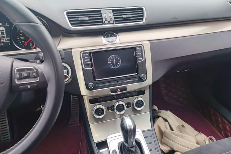 Used Volkswagen FAW-Volkswagen CC 2018 1.8TSI Prestige Model Audio And AC Panel