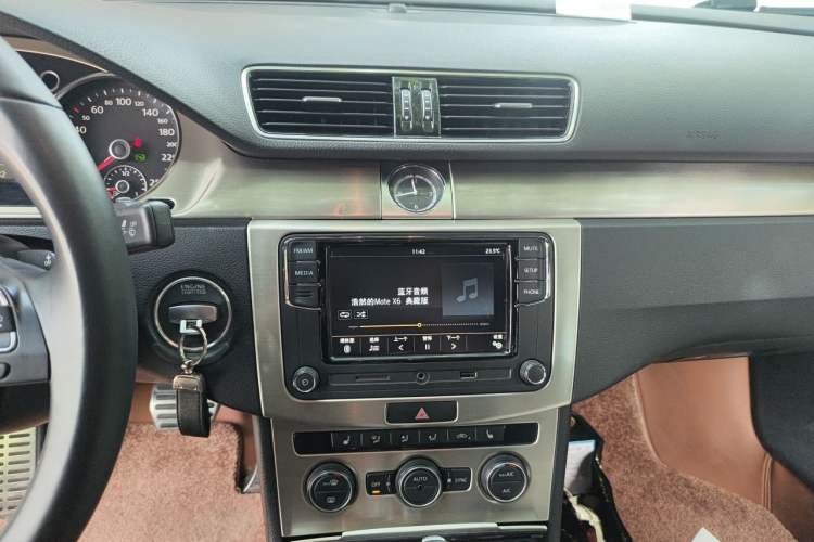 Used Volkswagen FAW-Volkswagen CC 2018 1.8TSI Prestige Model Audio And AC Panel