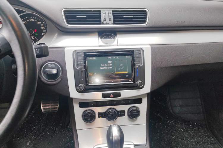 Used Volkswagen FAW-Volkswagen CC 2018 1.8TSI Luxury Model Audio And AC Panel