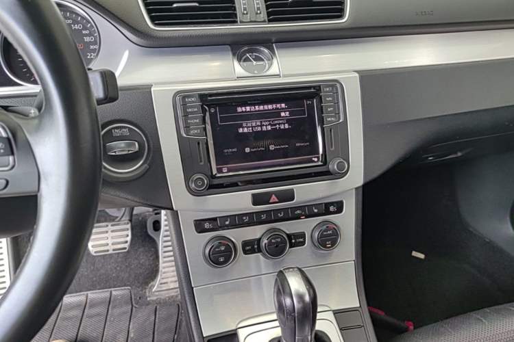 Used Volkswagen FAW-Volkswagen CC 2018 1.8TSI Luxury Model Audio And AC Panel