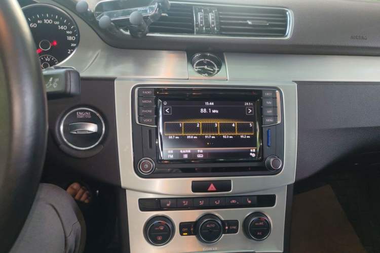 Used Volkswagen FAW-Volkswagen CC 2018 1.8TSI Luxury Model Audio And AC Panel