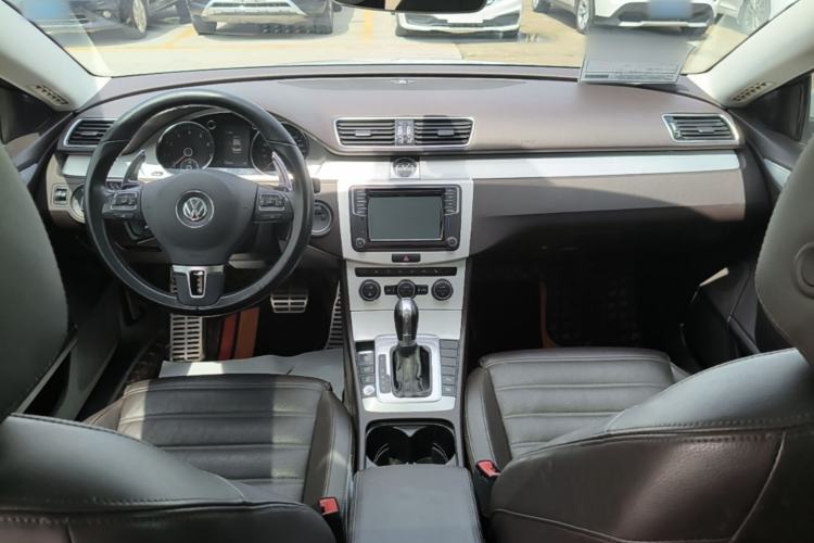 Used Volkswagen FAW-Volkswagen CC 2018 1.8TSI Luxury Model Center Console