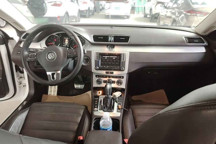 Used Volkswagen FAW-Volkswagen CC 2018 1.8TSI Luxury Model Center Console