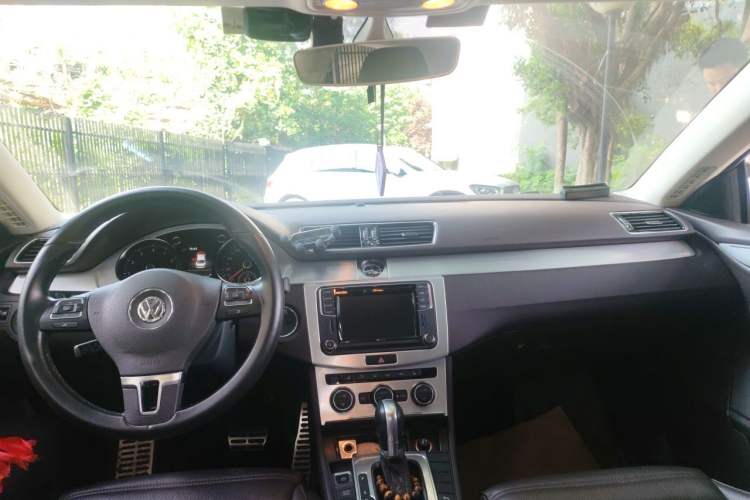 Used Volkswagen FAW-Volkswagen CC 2018 1.8TSI Luxury Model Center Console