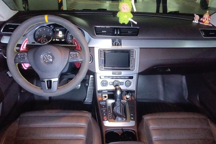 Used Volkswagen FAW-Volkswagen CC 2018 1.8TSI Luxury Model Center Console
