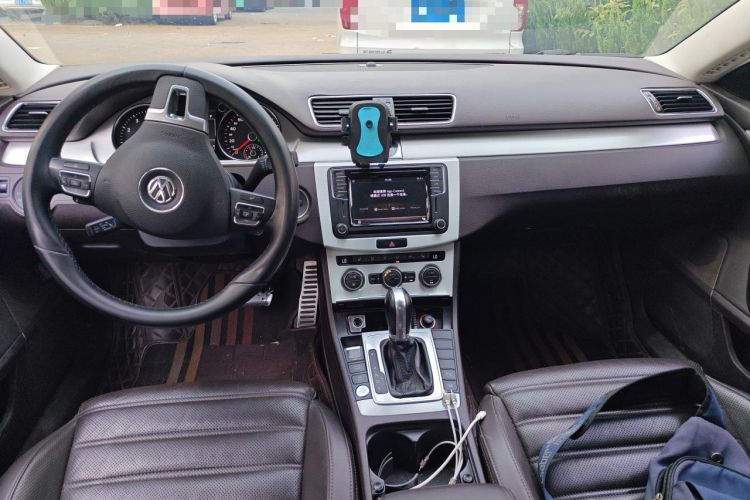 Used Volkswagen FAW-Volkswagen CC 2018 1.8TSI Luxury Model Center Console