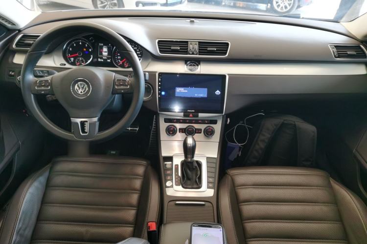 Used Volkswagen FAW-Volkswagen CC 2018 1.8TSI Luxury Model Center Console