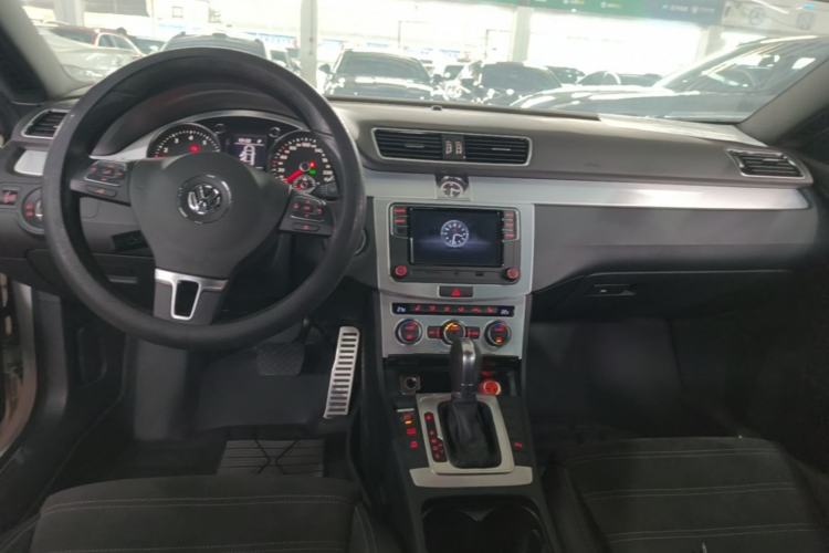 Used Volkswagen FAW-Volkswagen CC 2018 1.8TSI Prestige Model Center Console