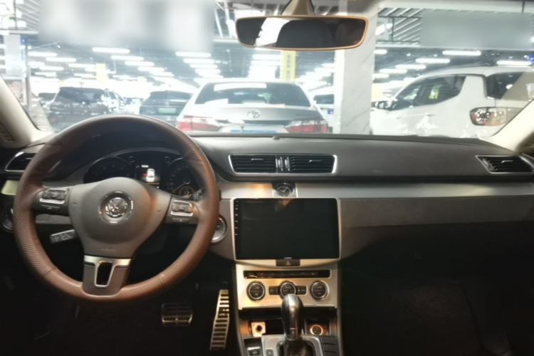Used Volkswagen FAW-Volkswagen CC 2018 1.8TSI Luxury Model Center Console