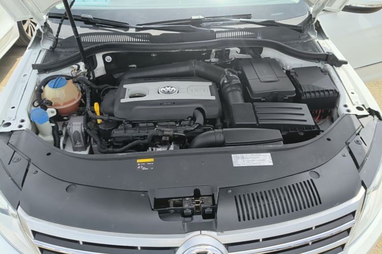 Used Volkswagen FAW-Volkswagen CC 2018 1.8TSI Luxury Model Engine Bay