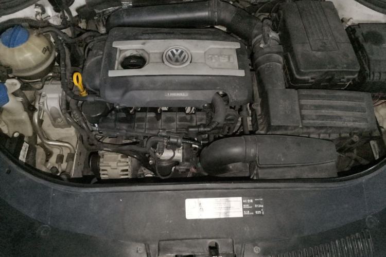 Used Volkswagen FAW-Volkswagen CC 2018 1.8TSI Luxury Model Engine Bay