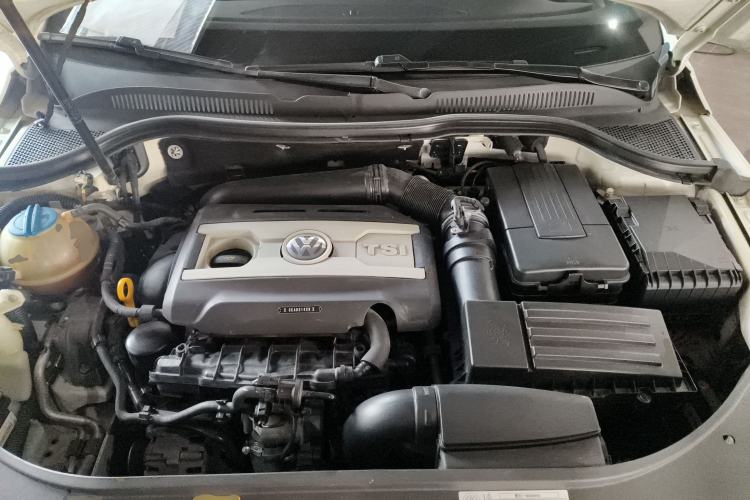 Used Volkswagen FAW-Volkswagen CC 2018 1.8TSI Luxury Model Engine Bay