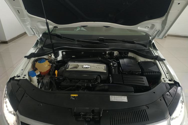 Used Volkswagen FAW-Volkswagen CC 2018 1.8TSI Luxury Model Engine Bay