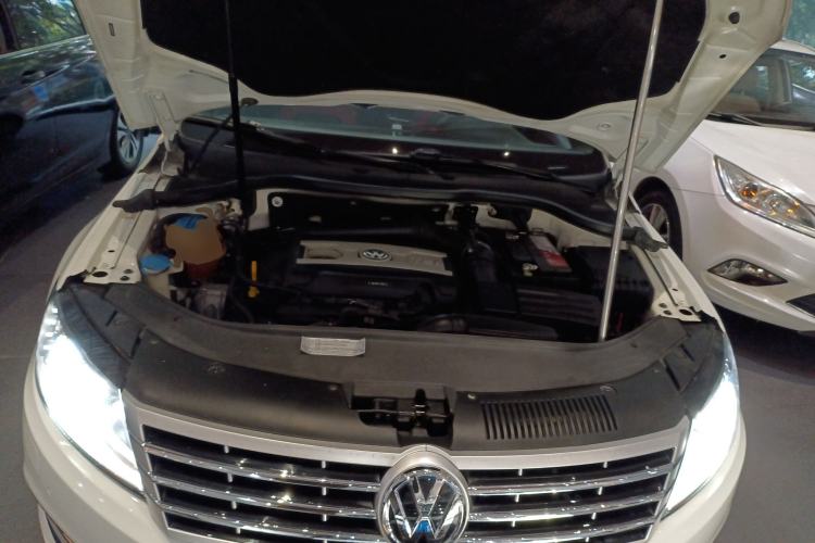 Used Volkswagen FAW-Volkswagen CC 2018 1.8TSI Luxury Model Engine Bay