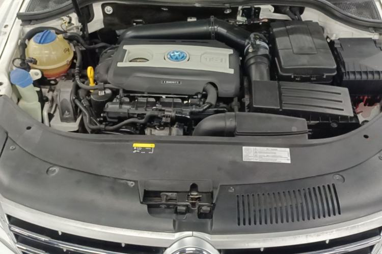 Used Volkswagen FAW-Volkswagen CC 2018 1.8TSI Luxury Model Engine Bay