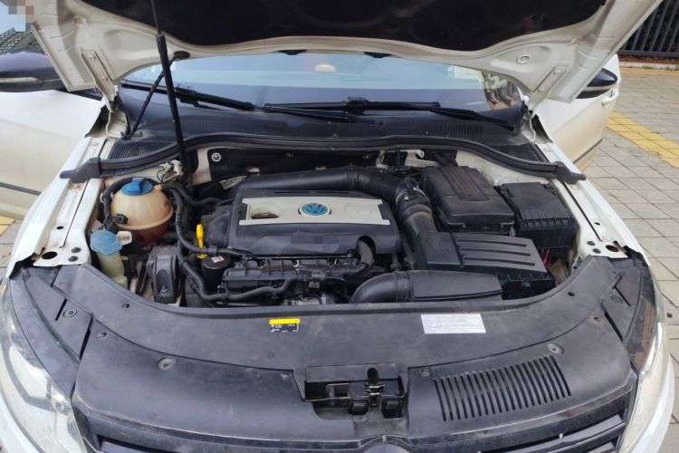 Used Volkswagen FAW-Volkswagen CC 2018 1.8TSI Prestige Model Engine Bay