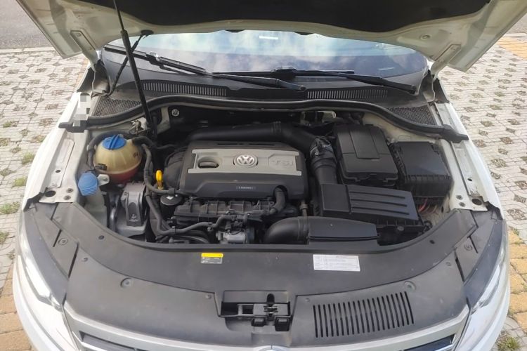 Used Volkswagen FAW-Volkswagen CC 2018 1.8TSI Luxury Model Engine Bay