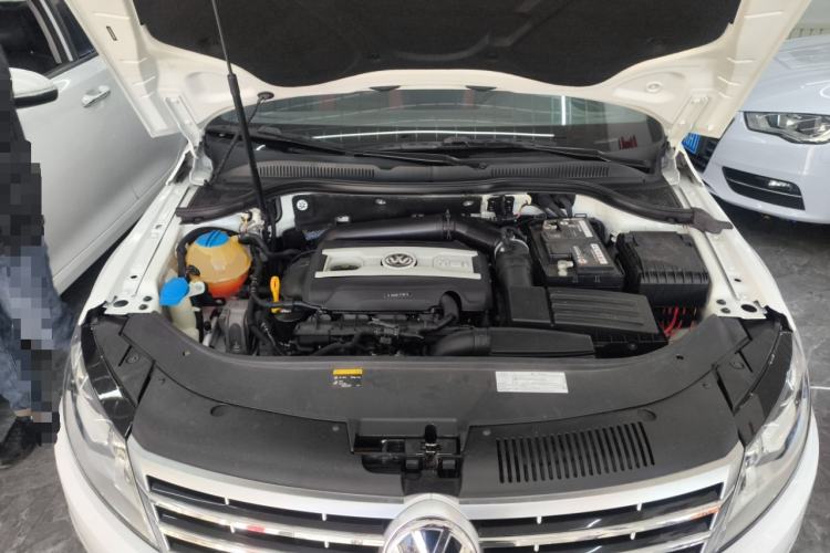 Used Volkswagen FAW-Volkswagen CC 2018 1.8TSI Luxury Model Engine Bay