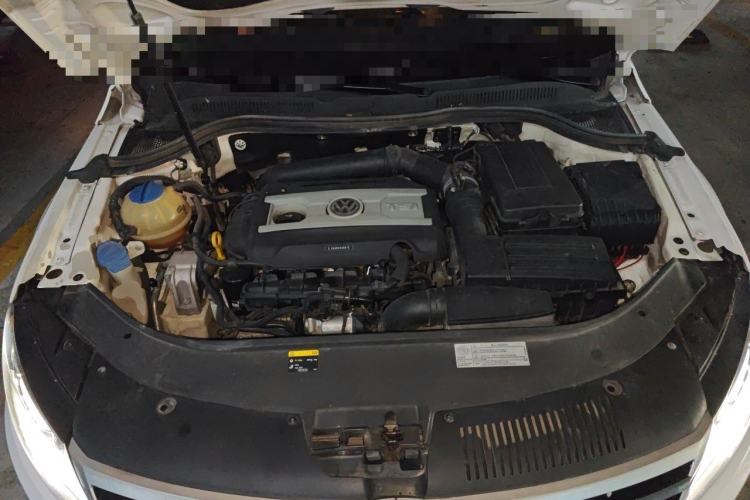 Used Volkswagen FAW-Volkswagen CC 2018 1.8TSI Luxury Model Engine Bay