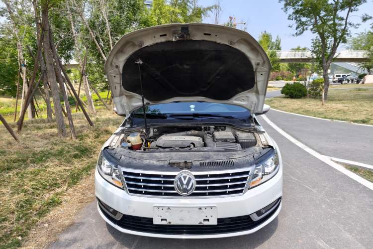 Used Volkswagen FAW-Volkswagen CC 2018 1.8TSI Luxury Model Engine Bay