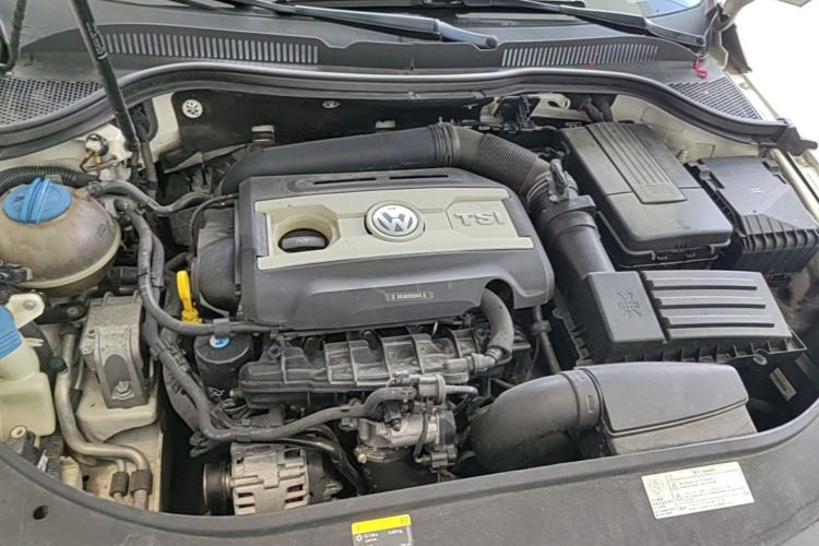 Used Volkswagen FAW-Volkswagen CC 2018 1.8TSI Luxury Model Engine Bay
